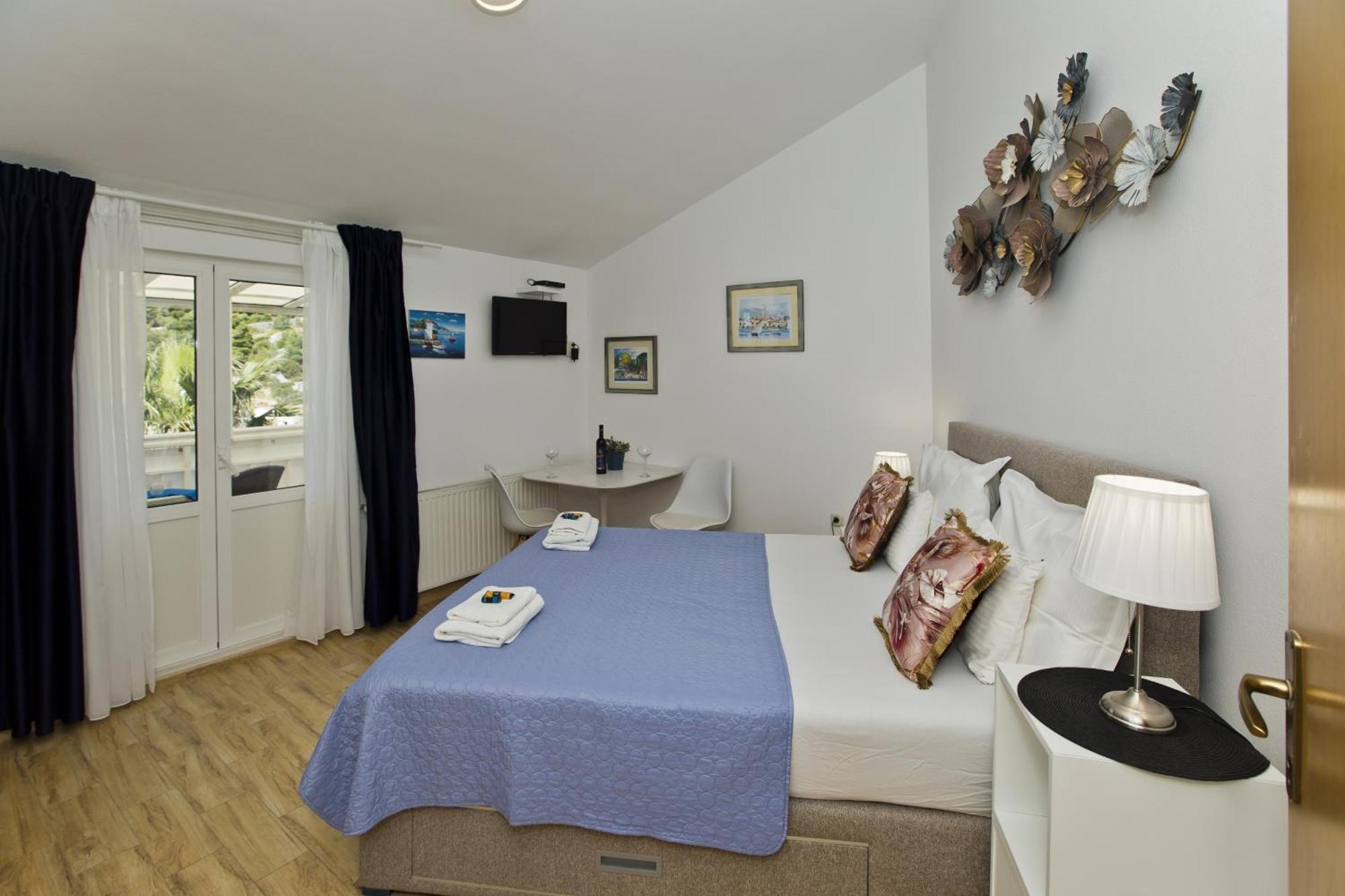 Apartments By The Sea Hvar - 10430 Хвар Стая снимка
